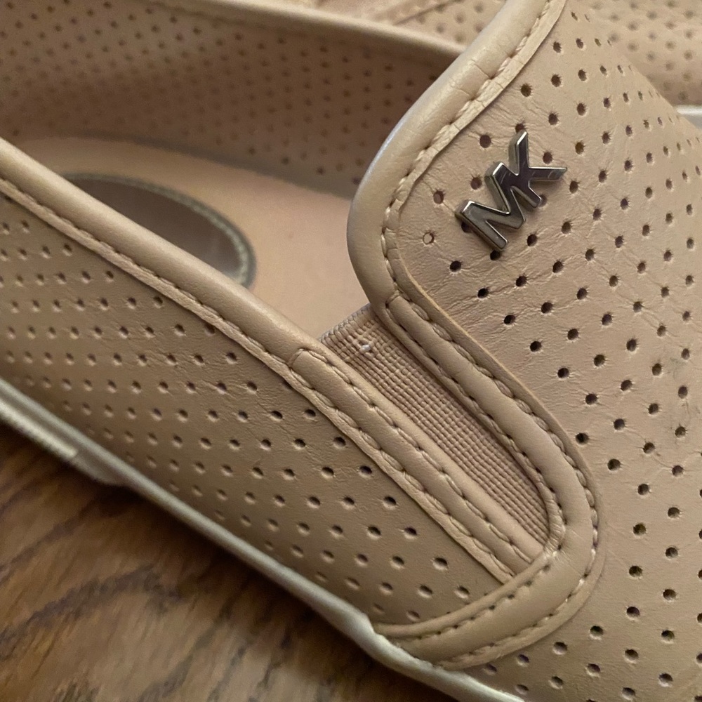 Michal Kors size 7 slip on sneakers in pale pink